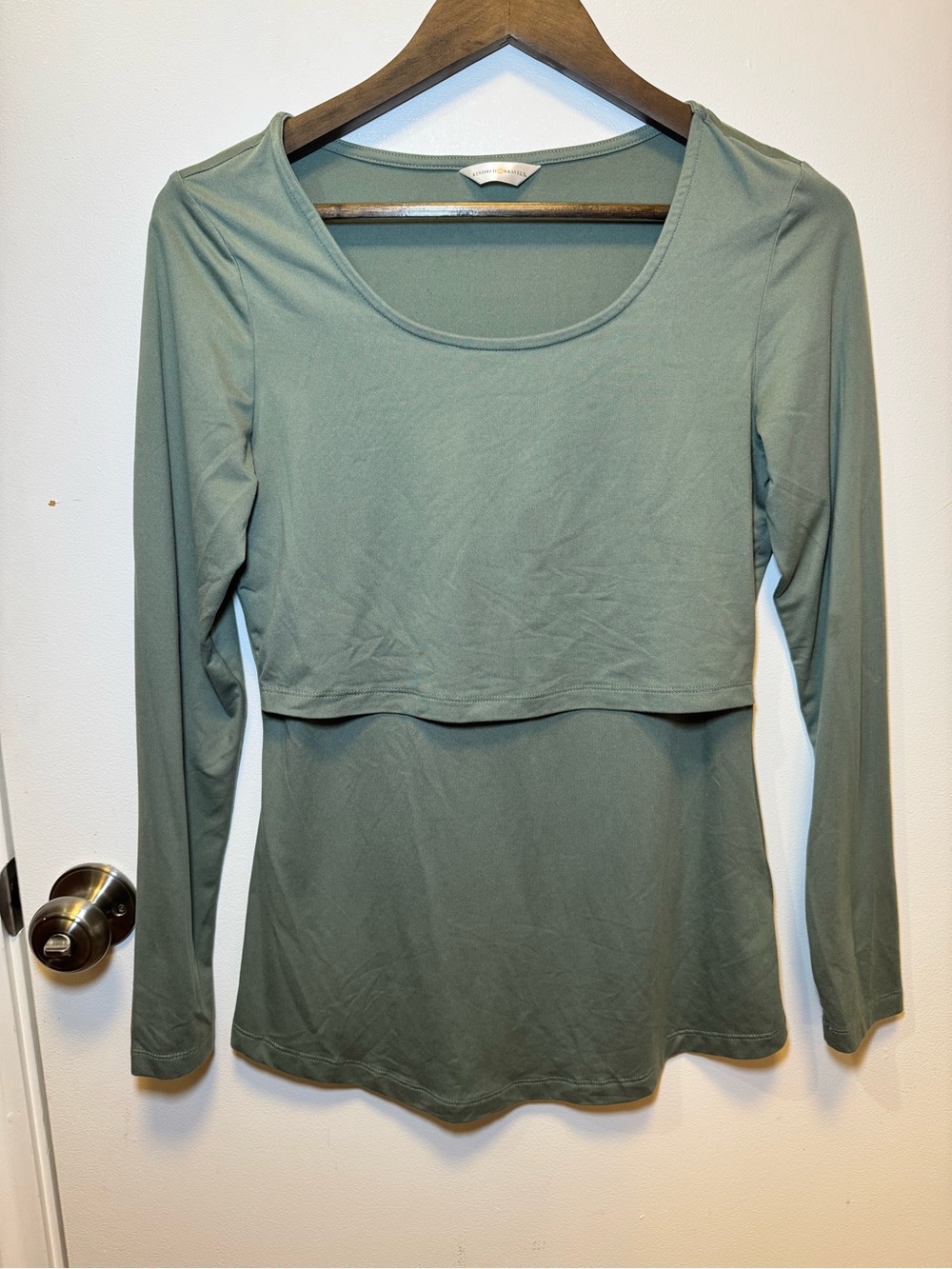 Kindred Bravely Long Sleeve Nursing Top in Sage Size Small